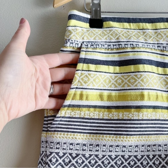 Ann Taylor LOFT The Riviera Short in Yellow White Jacquard Stripes, Size‎ 0 - Picture 6 of 13